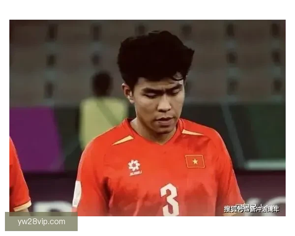 因拳击拜合拉木被染红越南后卫范理德发文向本国球迷公开致歉